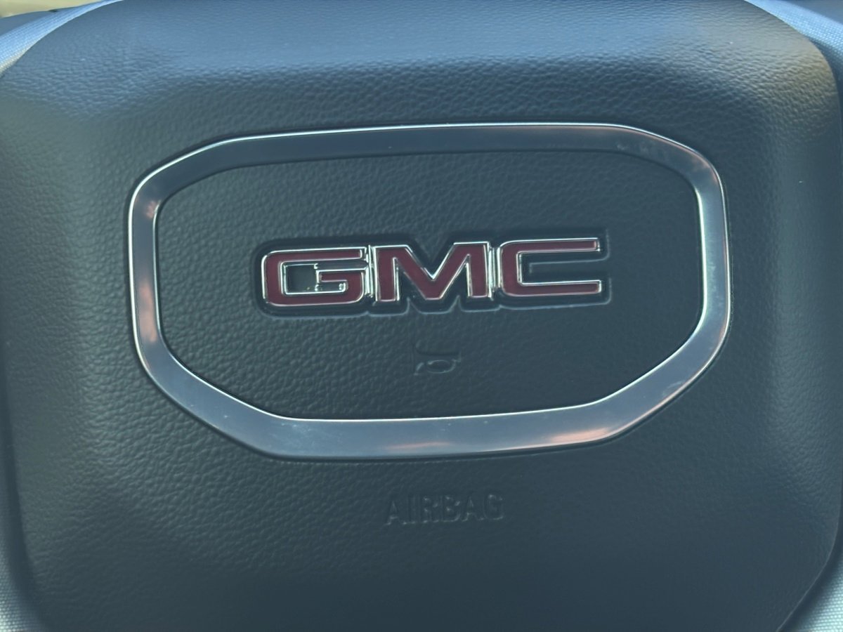 Certified 2025 GMC Sierra 1500 SLT image 12
