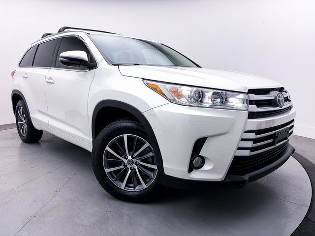 Used 2018 Toyota Highlander XLE image 1