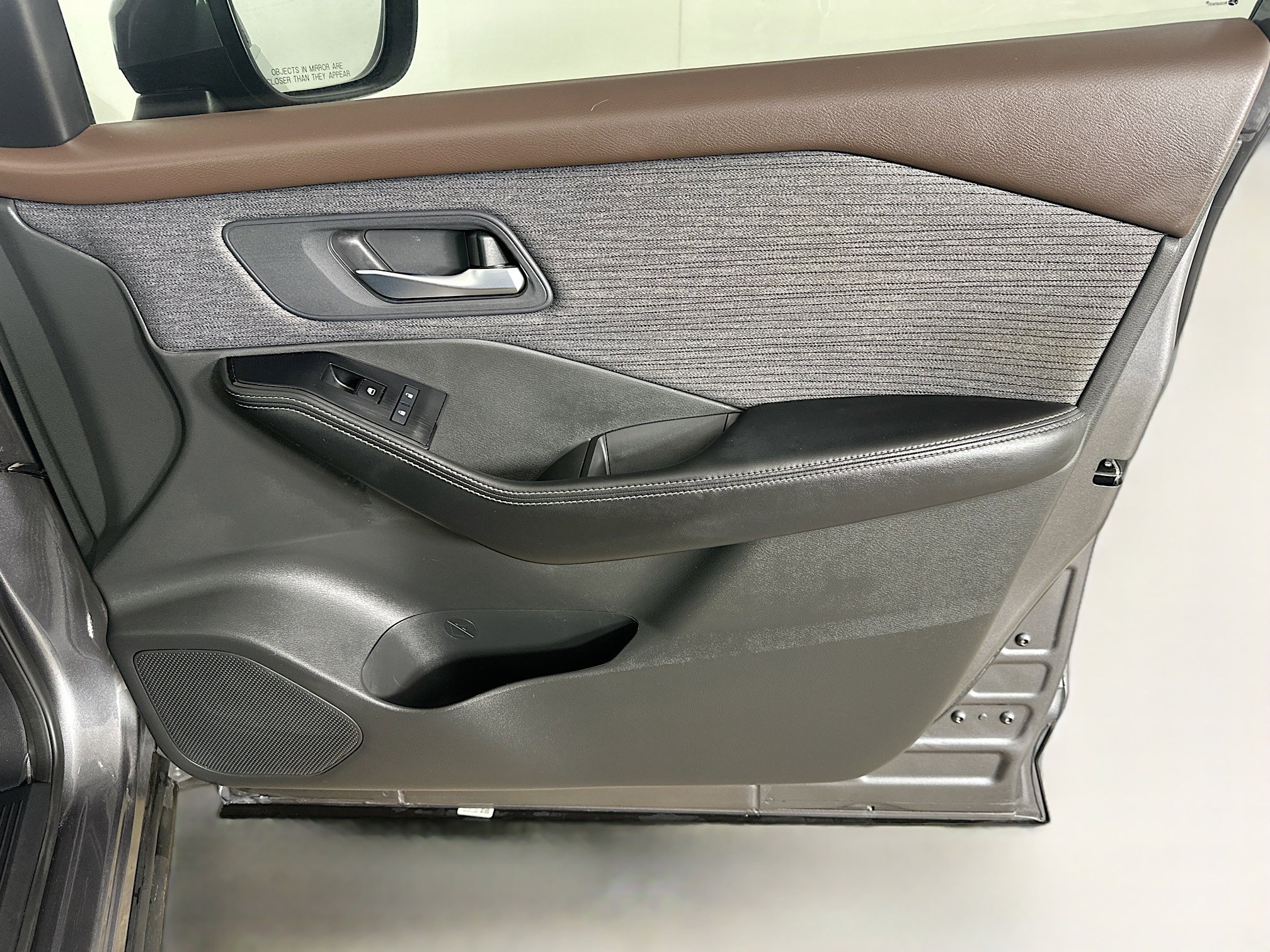 Used 2023 Nissan Rogue SV FWD image 30