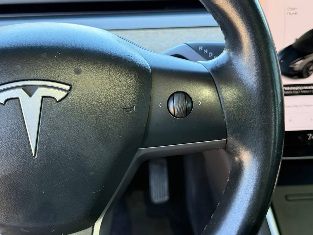 Used 2018 Tesla Model 3 Long Range RWD image 17