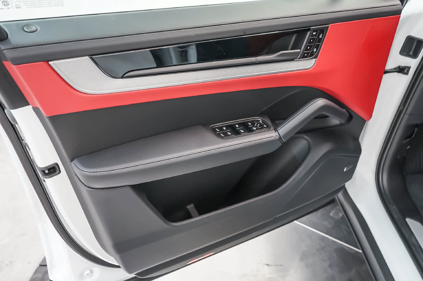 New 2026 Porsche Cayenne AWD/4WD image 27