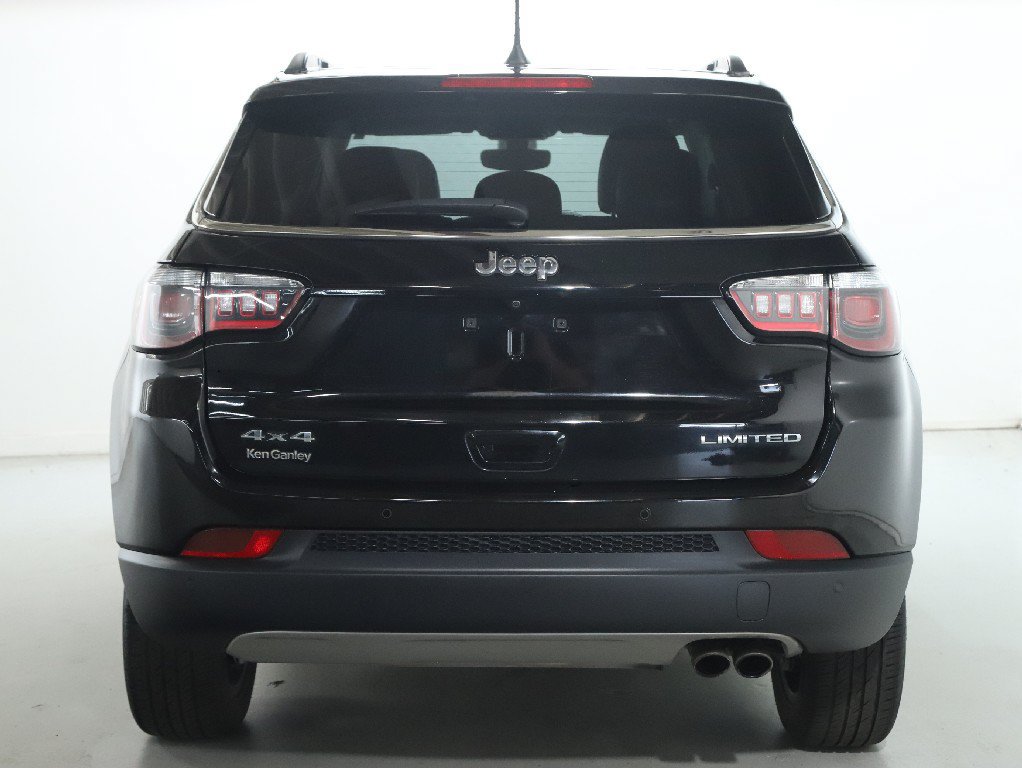 Used 2018 Jeep Compass Limited w/ Safe & Security Group AWD/4WD image 40