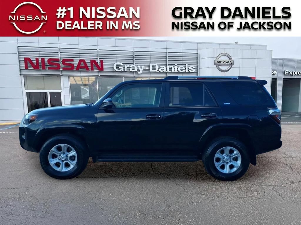 Used 2023 Toyota 4Runner SR5 AWD/4WD image 4