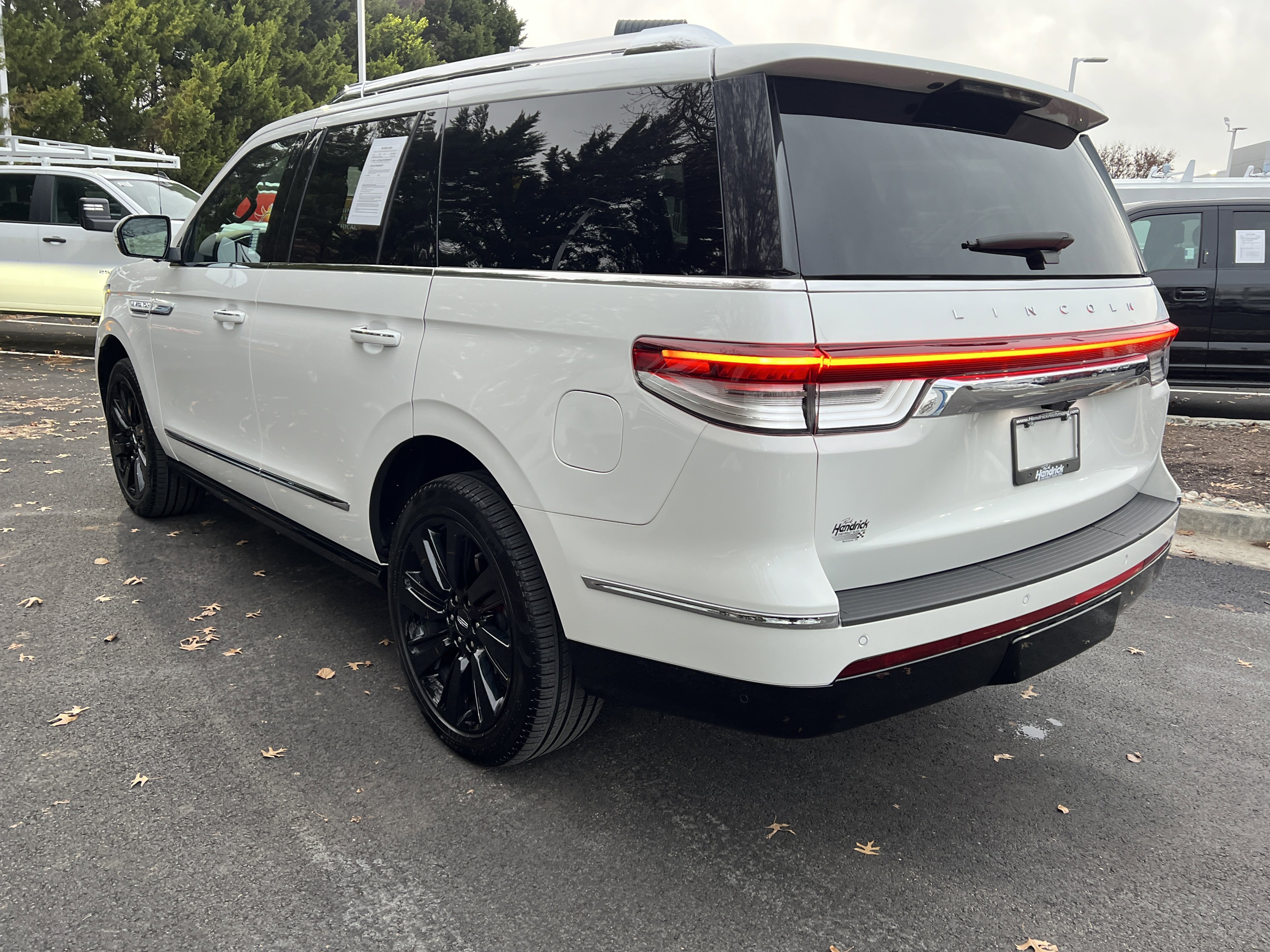 Used 2024 Lincoln Navigator Reserve image 8