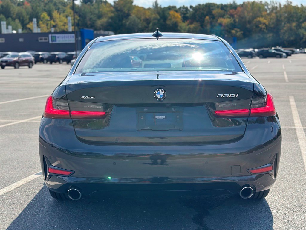 Certified 2021 BMW 330i xDrive Sedan w/ Convenience Package AWD/4WD image 5