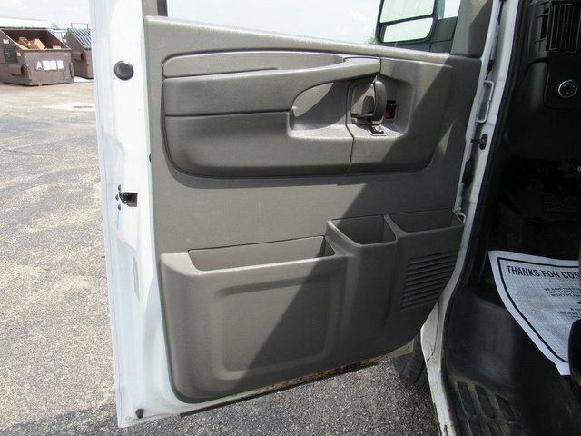 Used 2015 Chevrolet Express 2500 RWD image 27