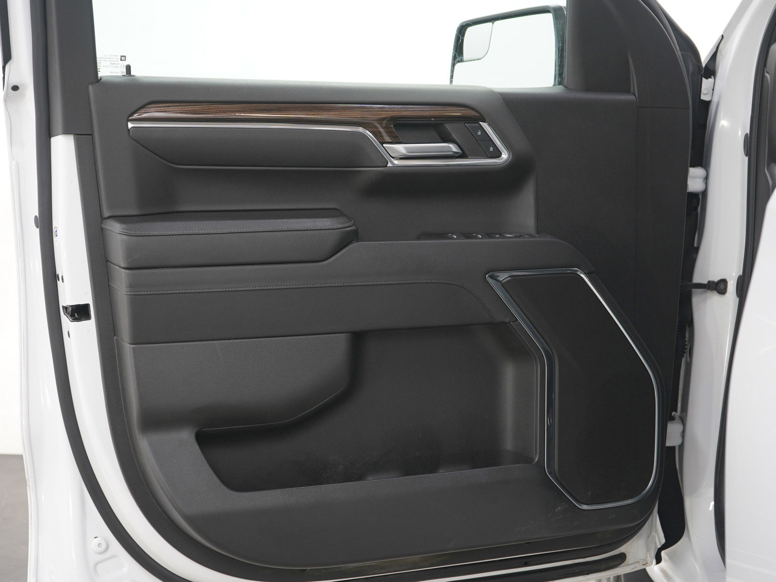 Used 2024 Chevrolet Silverado 1500 LT image 19