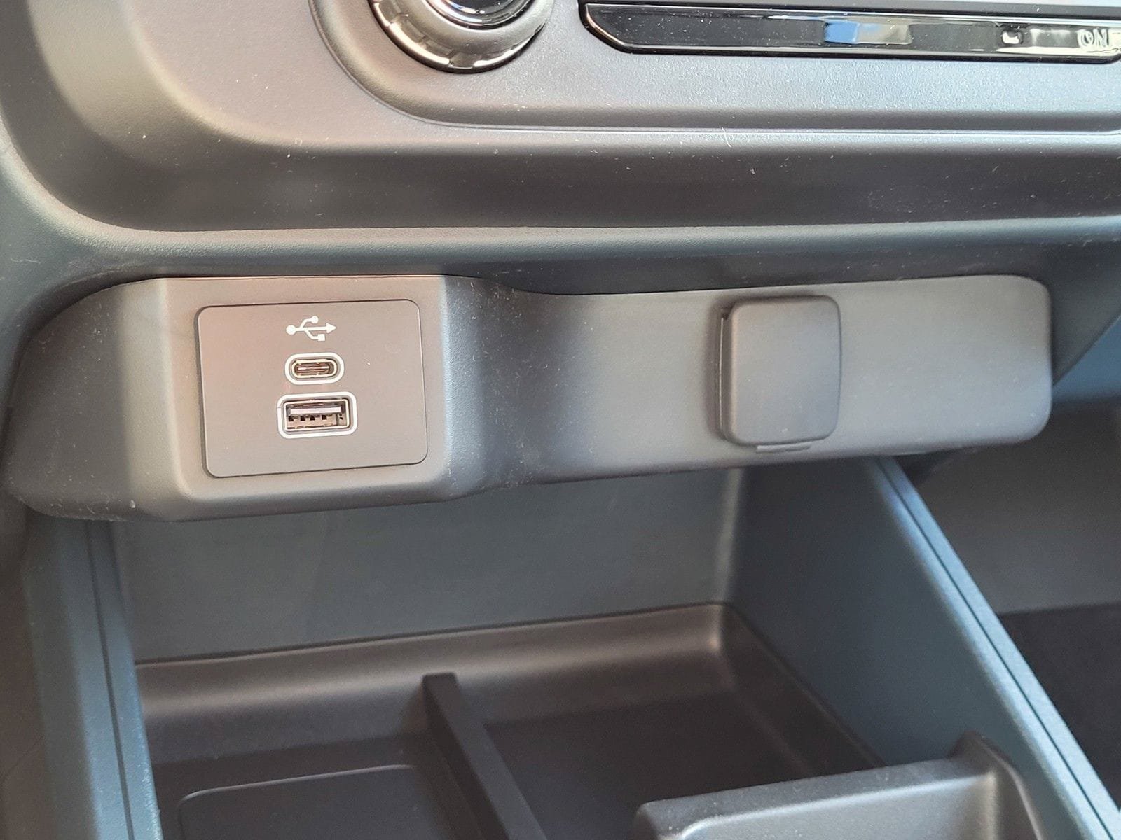 New 2026 Ford Maverick XL AWD/4WD image 24