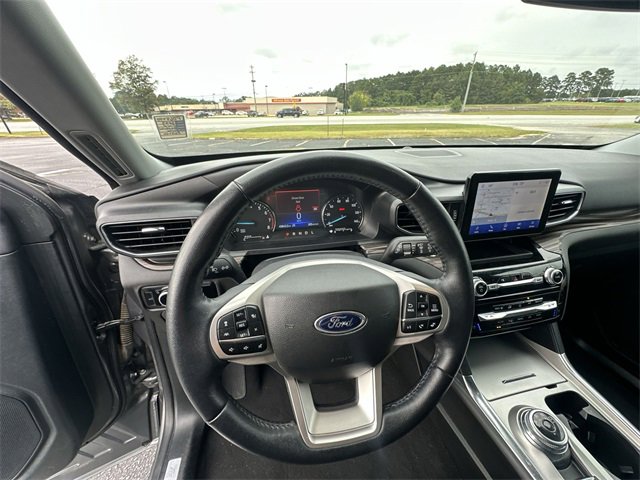 Used 2023 Ford Explorer Limited w/ Equipment Group 301A image 11
