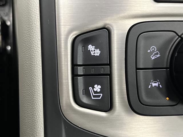 Used 2024 GMC Terrain Denali w/ Denali Premium Package image 8