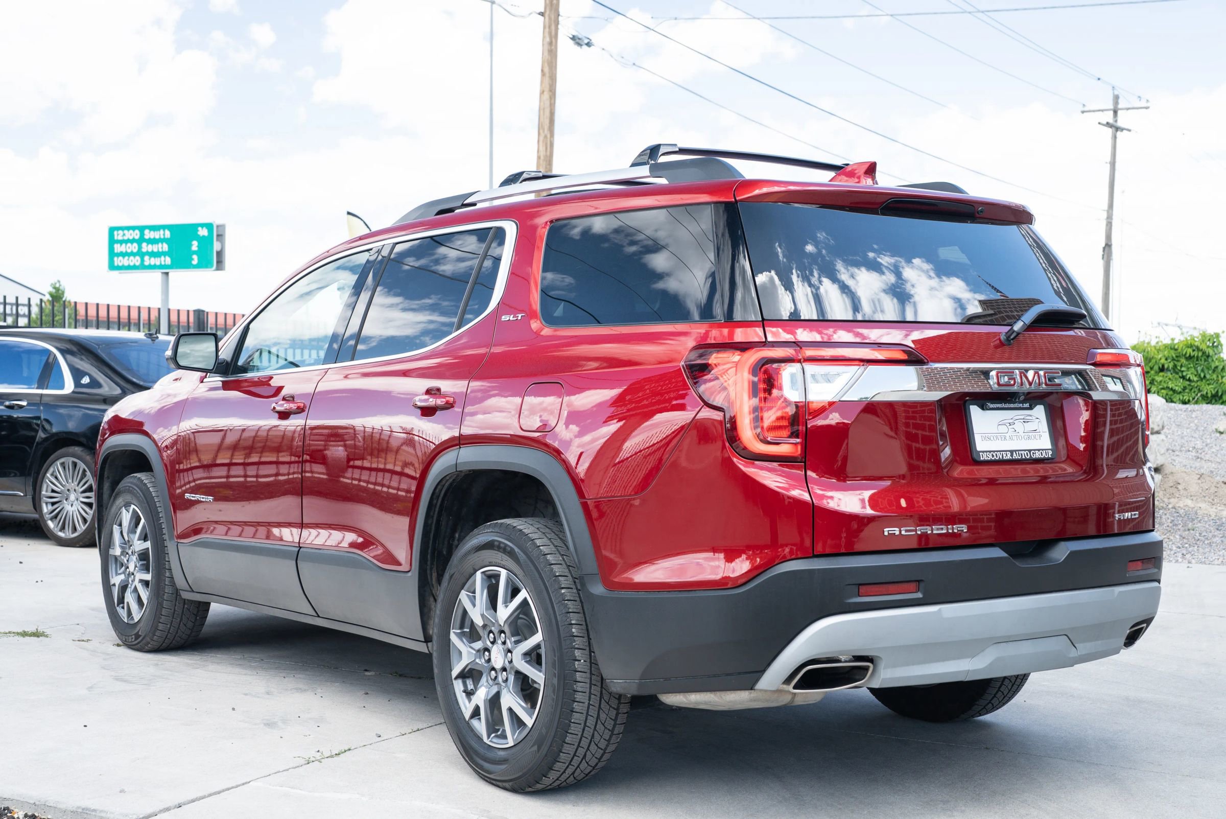Used 2023 GMC Acadia SLT w/ Preferred Package AWD/4WD image 5