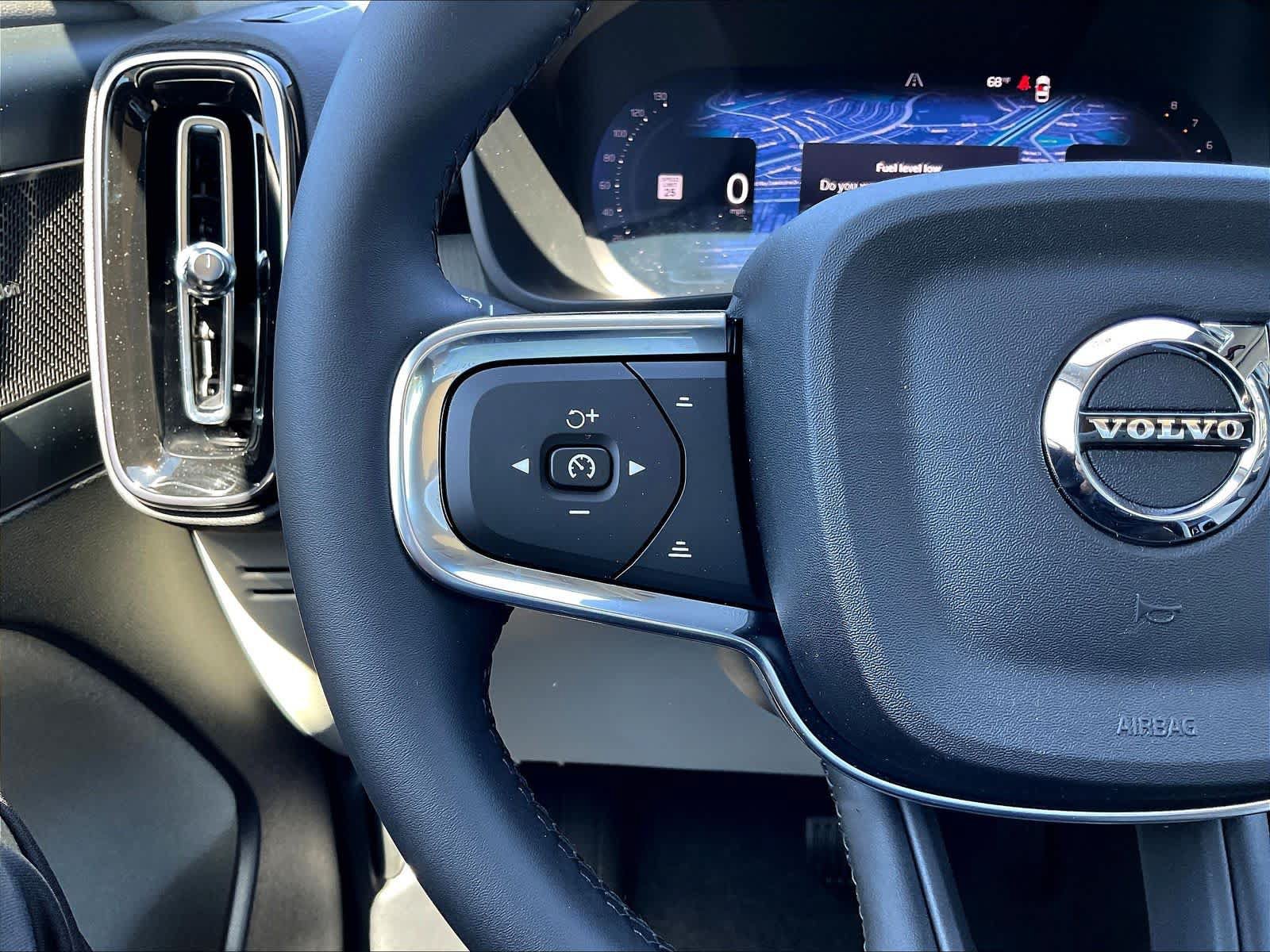 New 2026 Volvo XC40 B5 Ultra w/ Climate Package AWD/4WD image 17