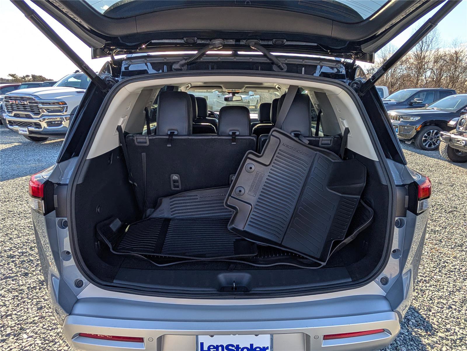 Used 2022 Nissan Pathfinder SL w/ SL Premium Package image 12