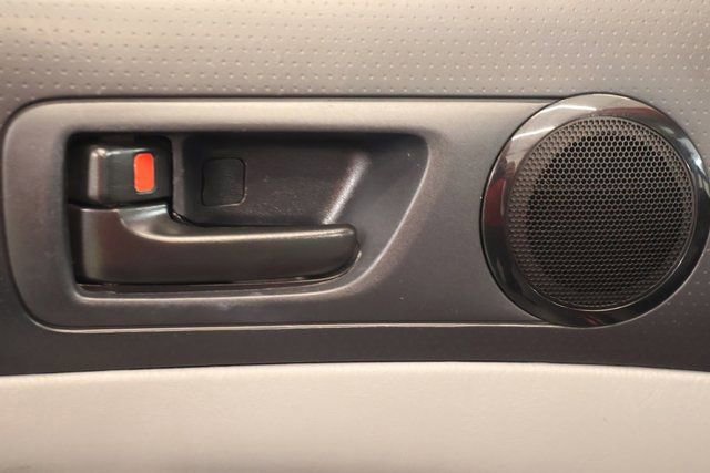 Used 2014 Toyota Tacoma 2WD Regular Cab image 10