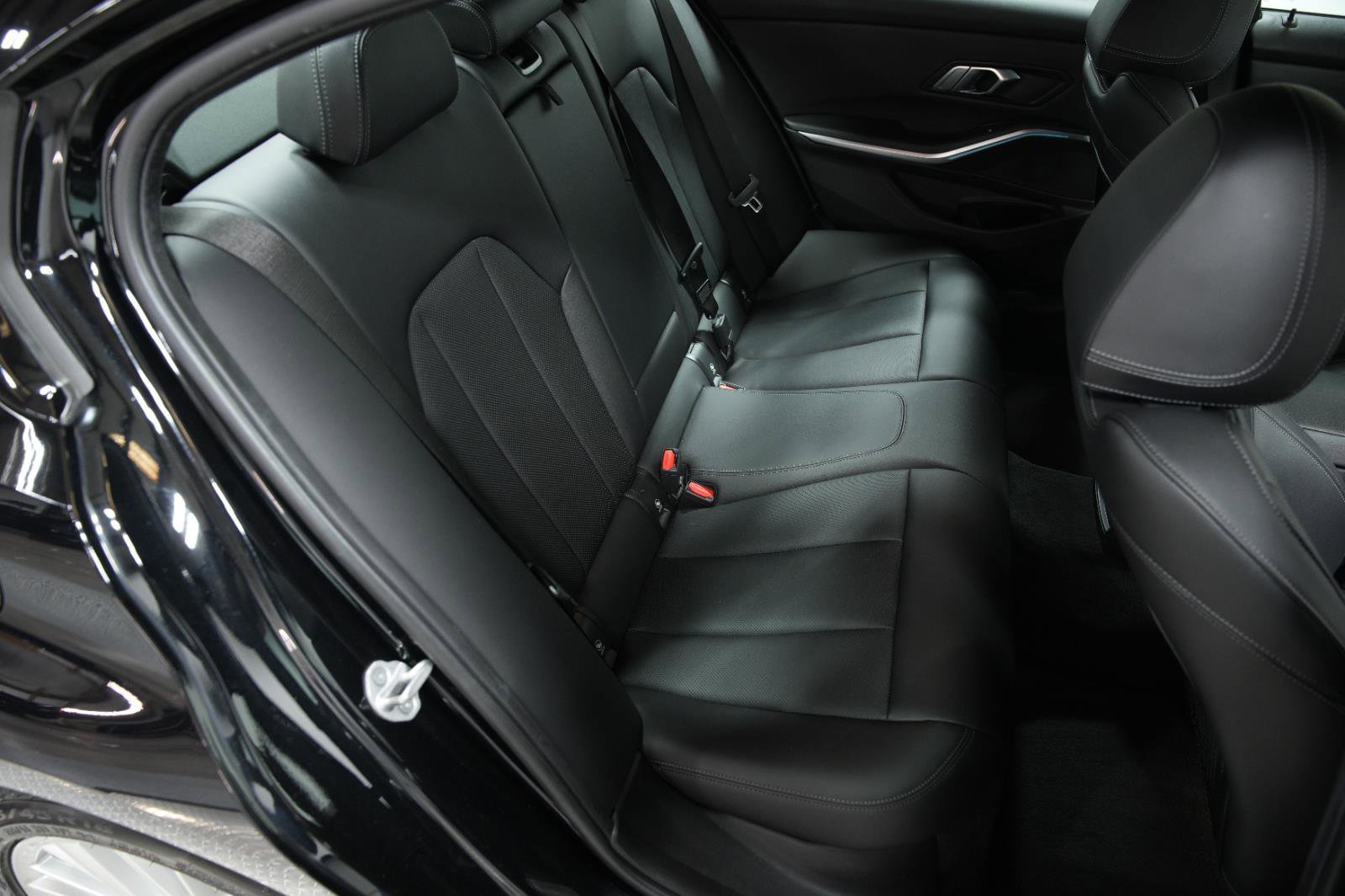 Used 2023 BMW 330e xDrive image 13