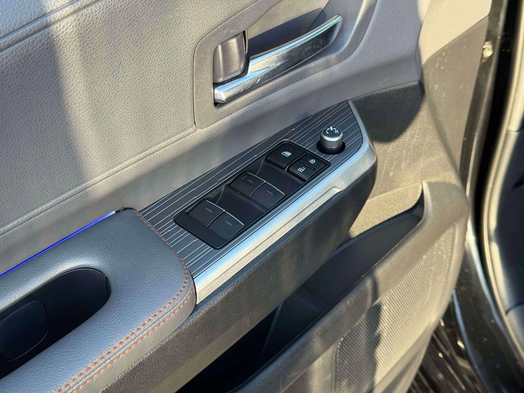 Used 2024 Toyota Sienna XSE w/ XSE Plus Package image 19