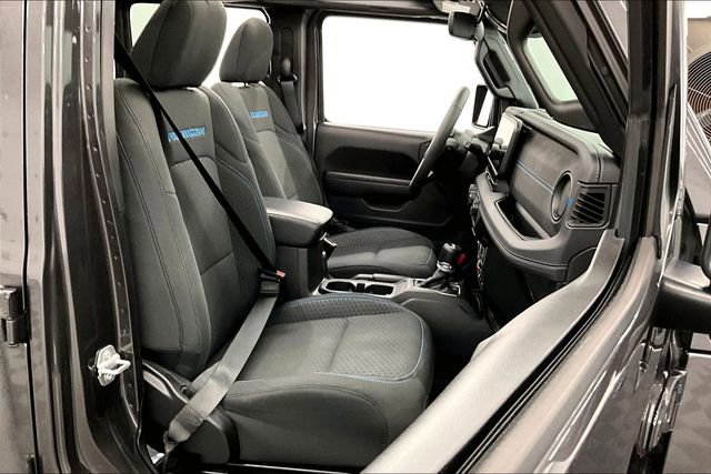 Used 2025 Jeep Wrangler Unlimited Rubicon 4xe w/ Convenience Group image 8