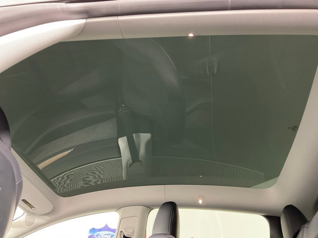 Used 2025 Tesla Model Y Performance AWD/4WD image 17