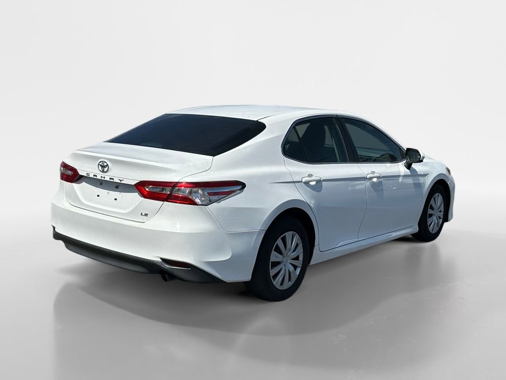 Used 2018 Toyota Camry LE FWD image 5