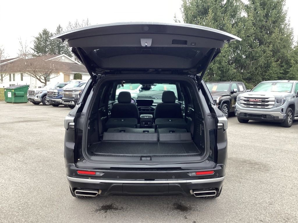 Used 2025 Buick Enclave Avenir w/ Super Cruise Package AWD/4WD image 16