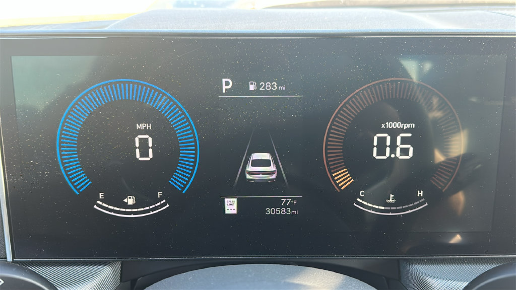 Used 2025 Hyundai Sonata SEL FWD image 2