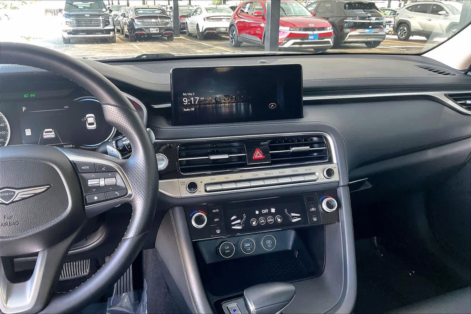 Used 2025 Genesis G70 2.5T RWD image 7