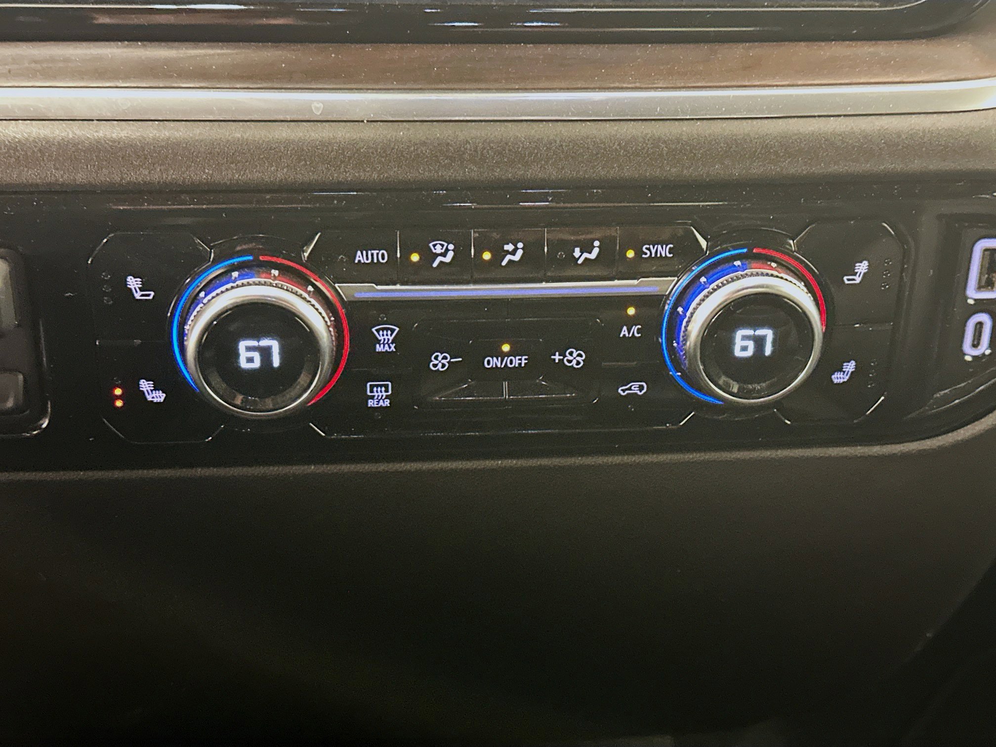 Used 2025 GMC Sierra 1500 SLT image 24