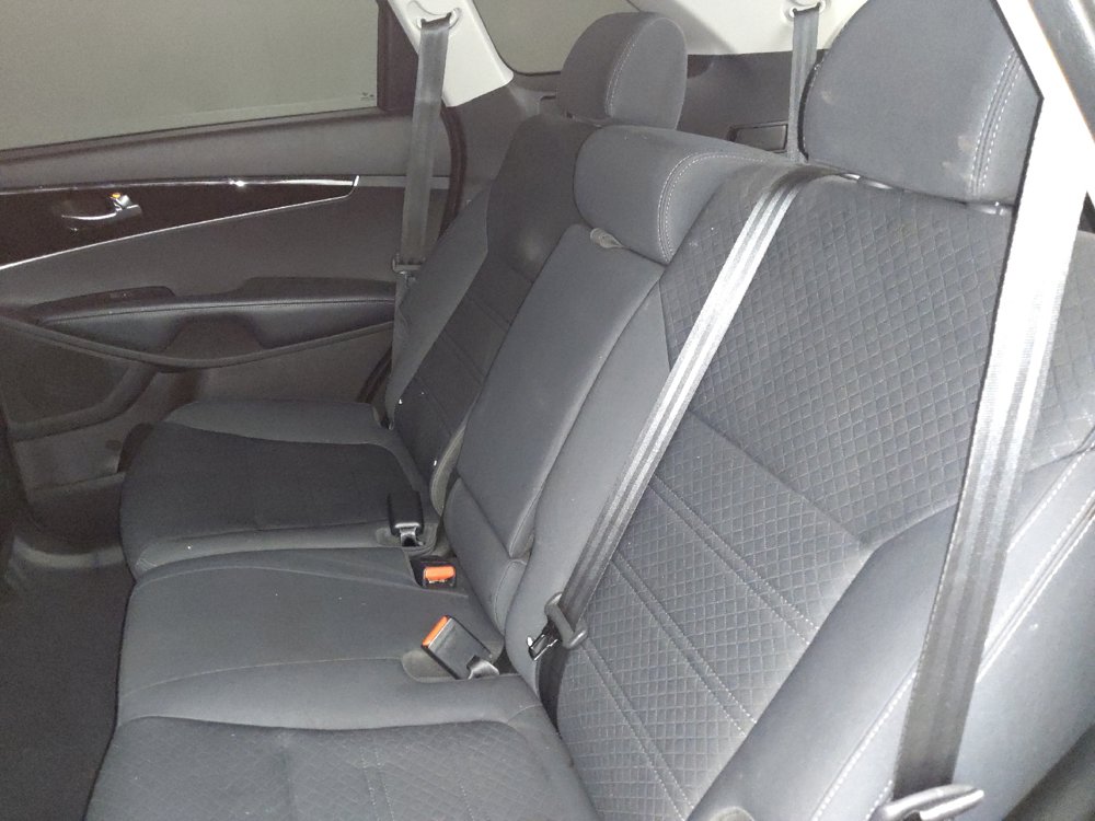 Used 2018 Kia Sorento FWD image 18