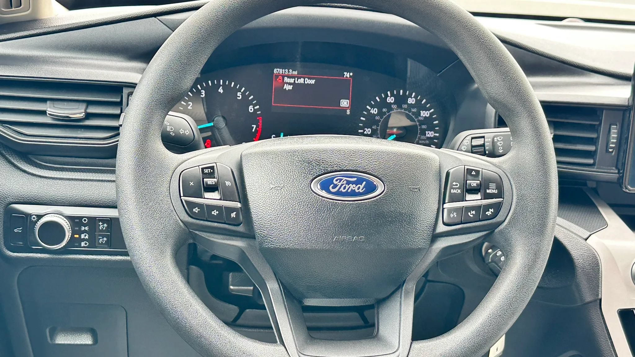 Used 2023 Ford Explorer 2WD image 21