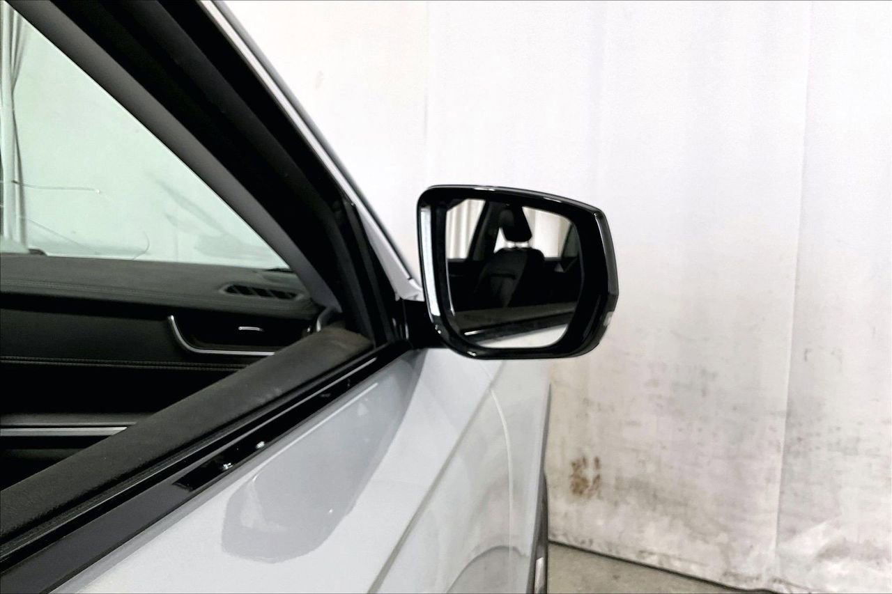 Used 2023 Jeep Grand Cherokee L Limited w/ Luxury Tech Group II image 11