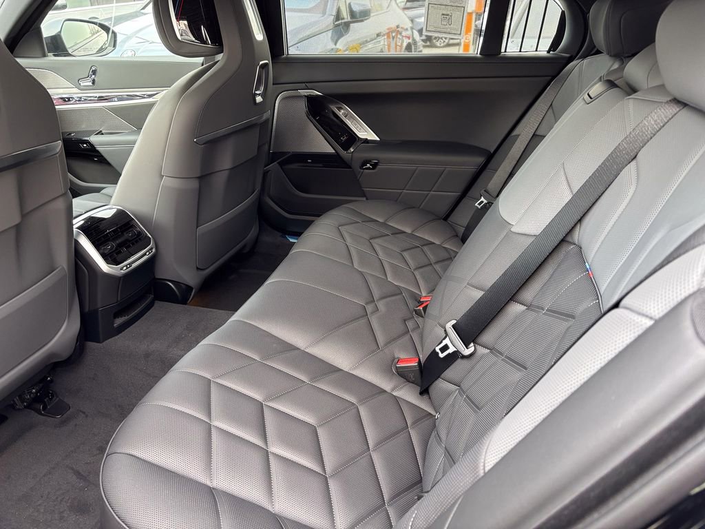 New 2026 BMW 760i xDrive AWD/4WD image 43