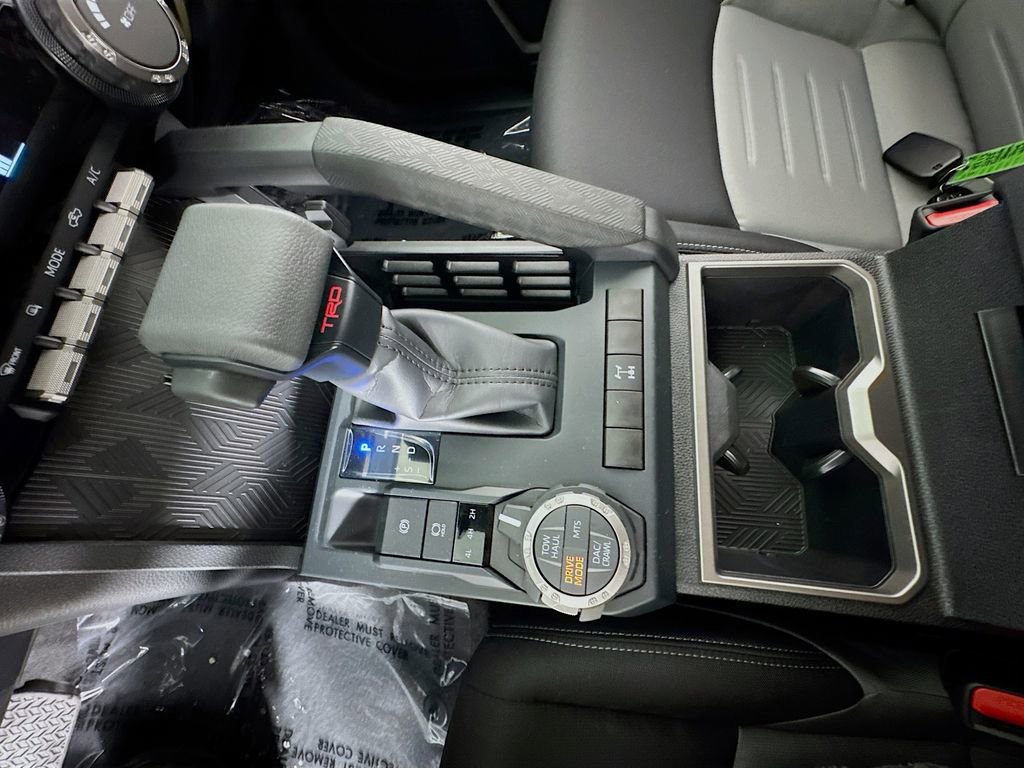 Used 2025 Toyota Tacoma TRD Off-Road image 18