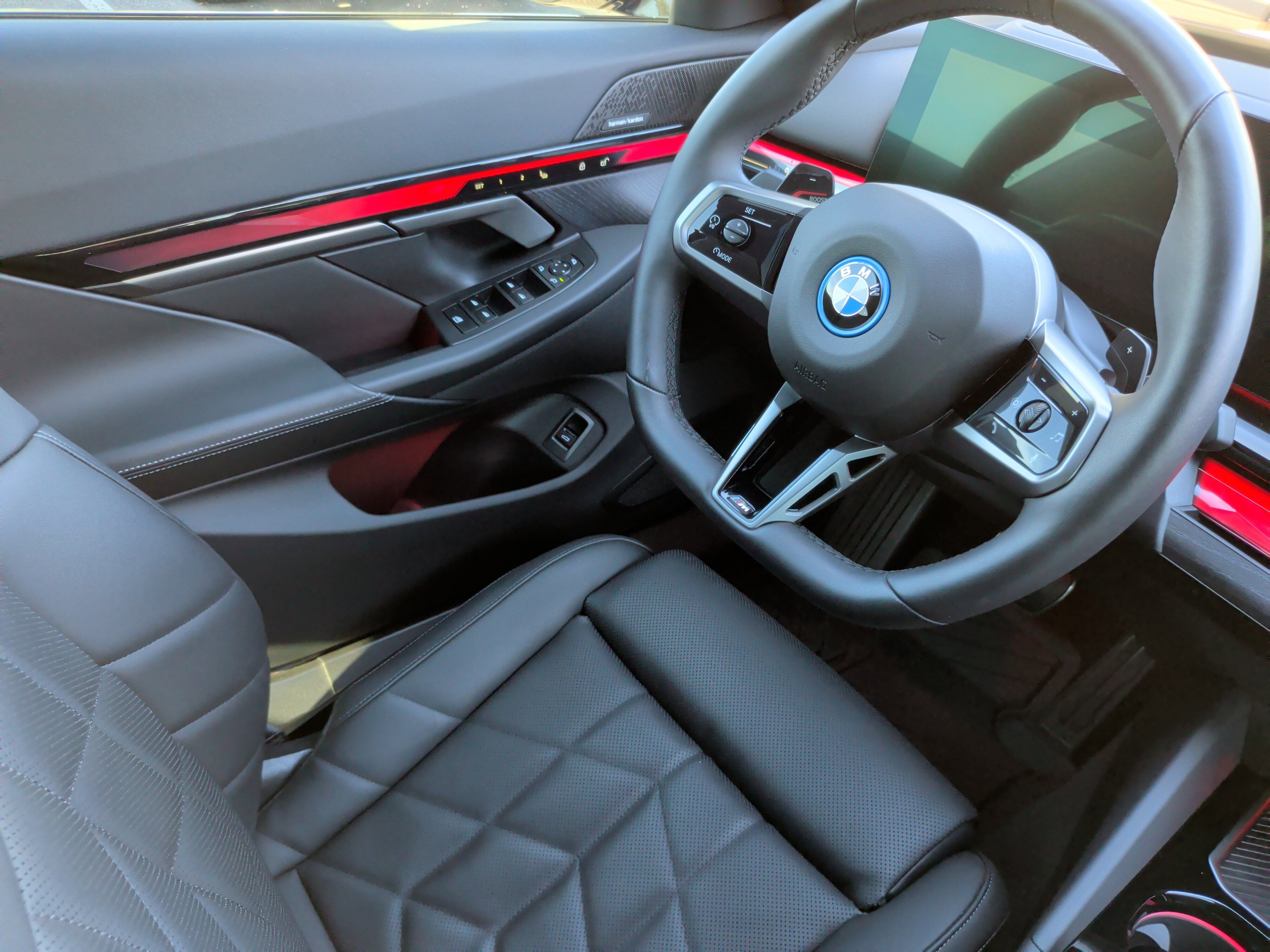 Certified 2025 BMW 550e xDrive 550e xDrive w/ Premium Package image 37