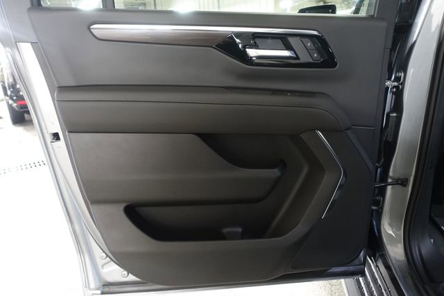 New 2026 Chevrolet Suburban LS image 18