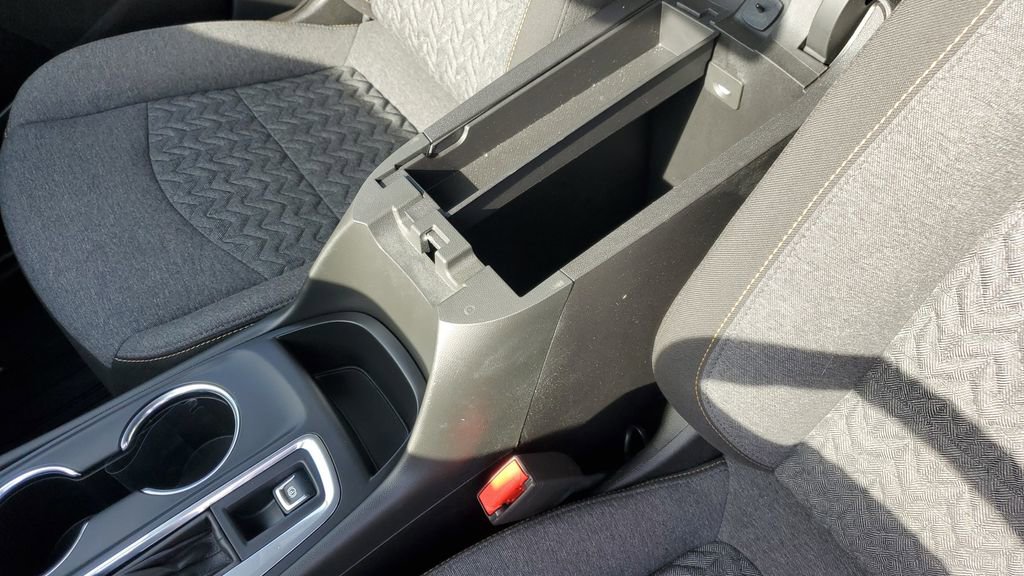 Used 2023 Chevrolet Equinox LT image 20