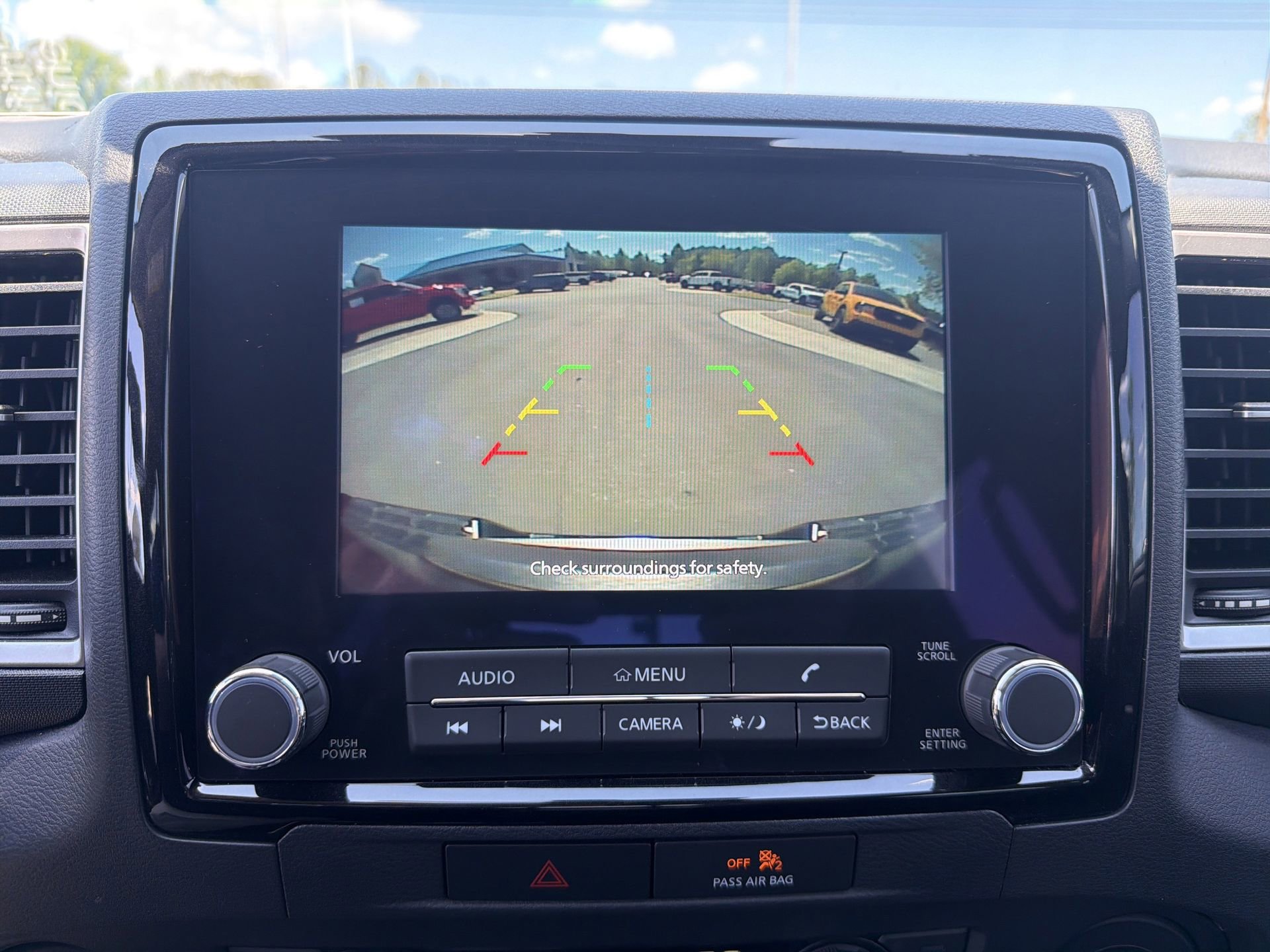 Used 2022 Nissan Frontier SV w/ SV Premium Package image 6