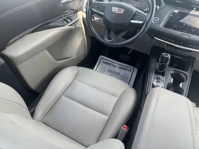 Used 2022 Cadillac XT4 Luxury w/ Cold Weather Package FWD image 21