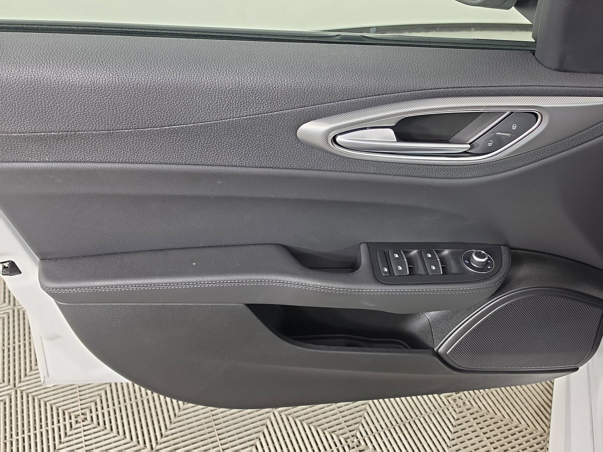 Used 2025 Alfa Romeo Giulia w/ Veloce Package Rwd image 17