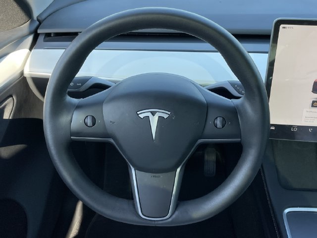 Used 2025 Tesla Model Y Long Range RWD image 11