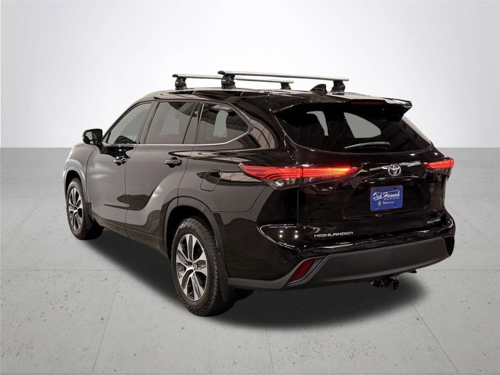 Used 2020 Toyota Highlander XLE image 14
