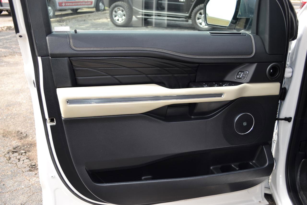 Used 2019 Ford Expedition Platinum image 30