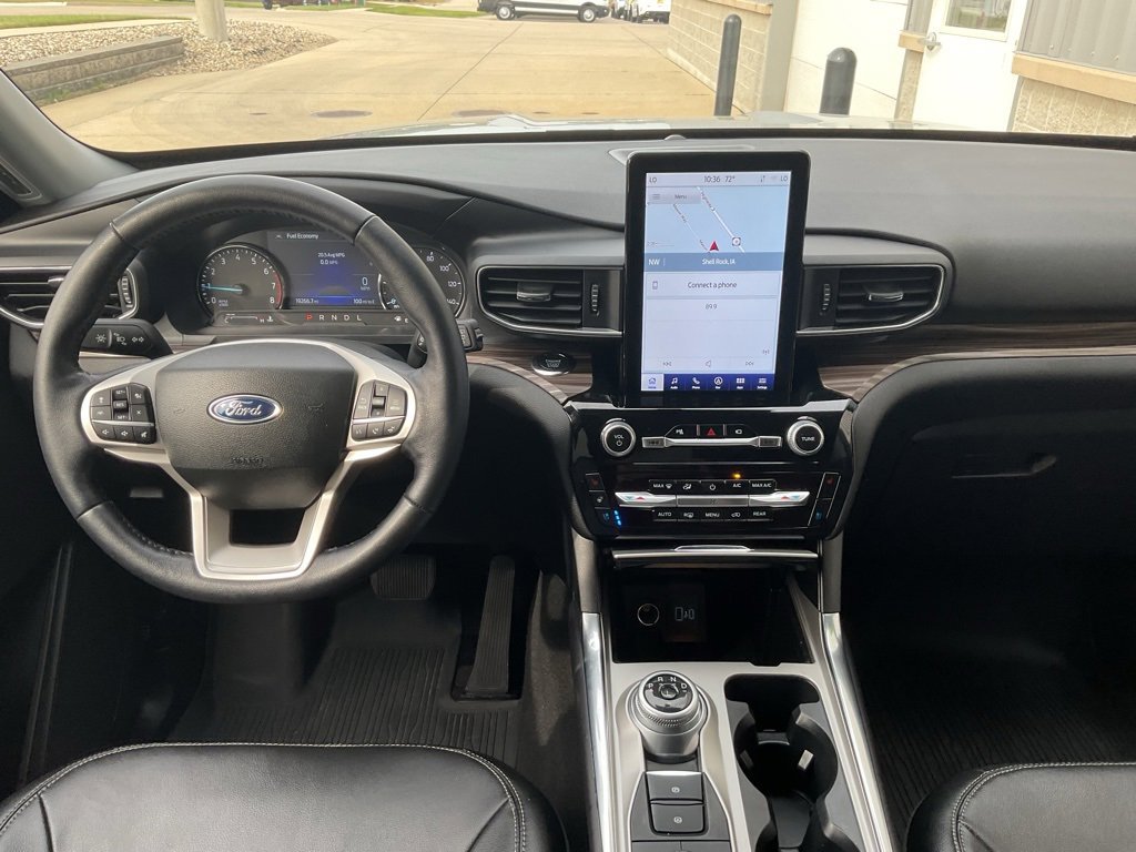 Used 2023 Ford Explorer Limited w/ Limited Technology Package image 12