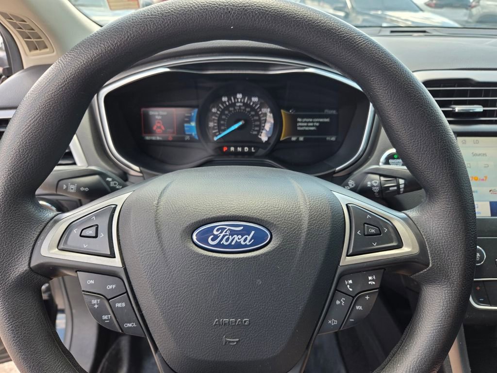 Used 2020 Ford Fusion SE FWD image 30
