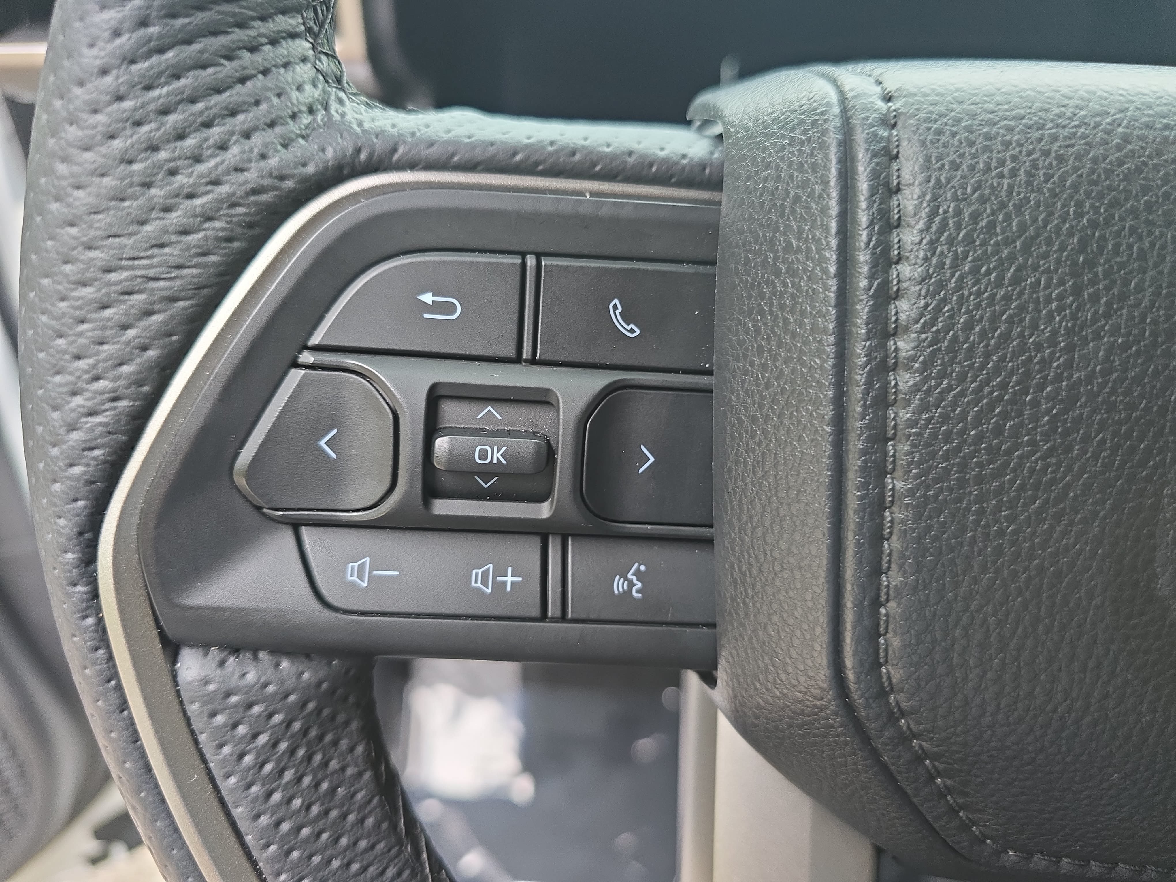 Certified 2025 Toyota Tacoma TRD Off-Road w/ TRD Off Road Premium Package AWD/4WD image 18