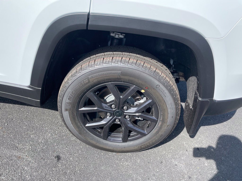 New 2027 Jeep Grand Cherokee Altitude AWD/4WD image 7