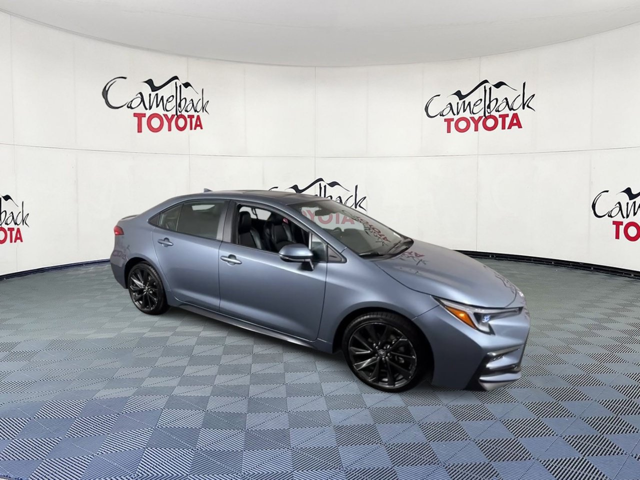 Used 2024 Toyota Corolla XSE FWD image 2