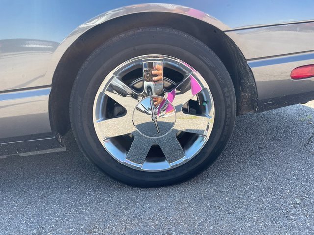 Used 2003 Ford Thunderbird image 17