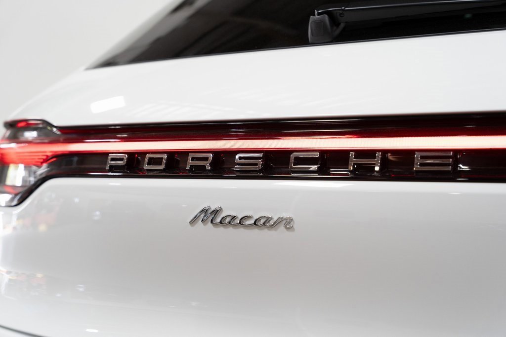 Certified 2024 Porsche Macan image 9
