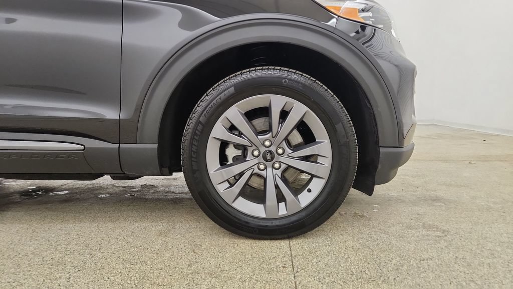 New 2024 Ford Explorer XLT w/ Equipment Group 202A AWD/4WD image 32