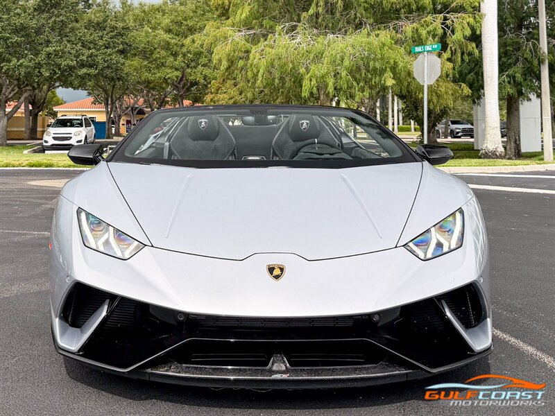 Used 2019 Lamborghini Huracan Performante AWD/4WD image 7